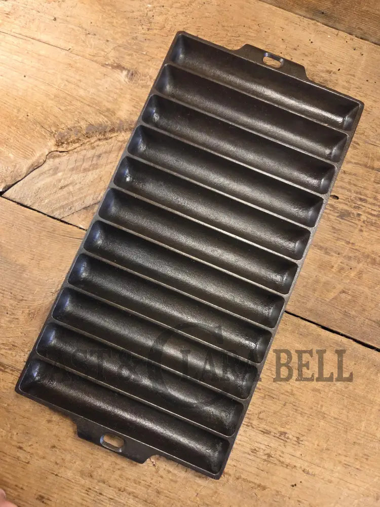 Very unique! Wagner #22 Bread Stick Gem Pan. ’A’ makers mark ’E’ Gem Pan fully restored Bakeware