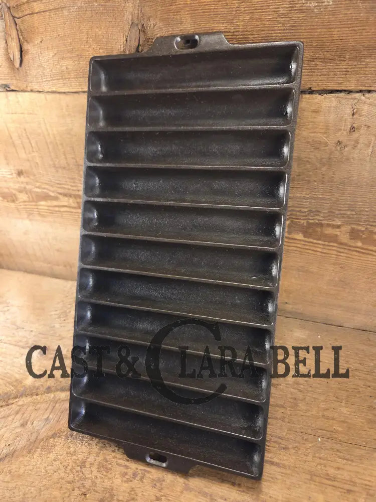 Very unique! Wagner #22 Bread Stick Gem Pan. ’A’ makers mark ’E’ Gem Pan fully restored Bakeware