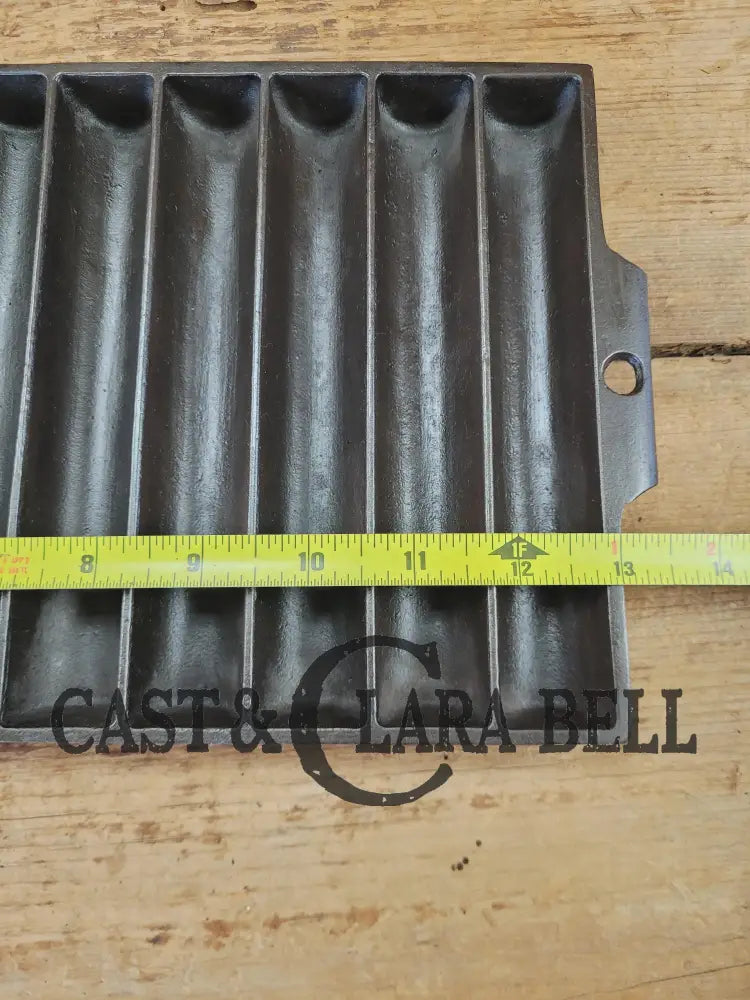 Very unique! Wagner #22 Bread Stick Gem Pan. Cross makers mark ’E’ Gem Pan fully restored