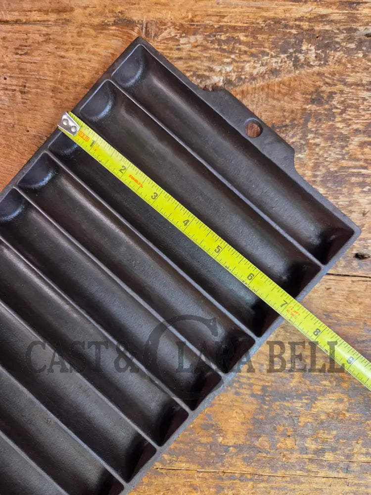 Very unique! Wagner #22 Bread Stick Gem Pan. Diamond Makers Mark ’W’ Gem Pan - Bakeware