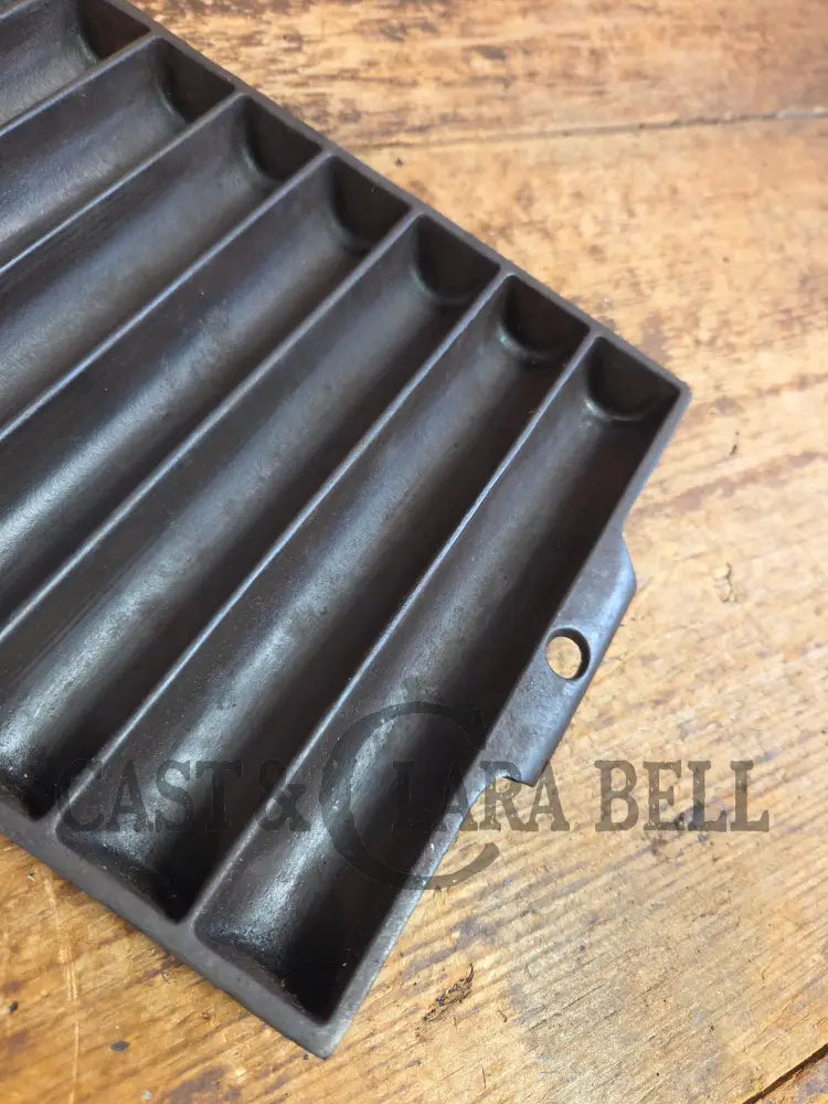 Very unique! Wagner #22 Bread Stick Gem Pan. Diamond Makers Mark ’W’ Gem Pan - Bakeware