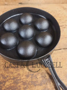 Very unique Wagner unmarked Aebleskiver with detachable handle - Skillet