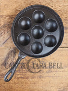 Very unique Wagner unmarked Aebleskiver with detachable handle - Skillet