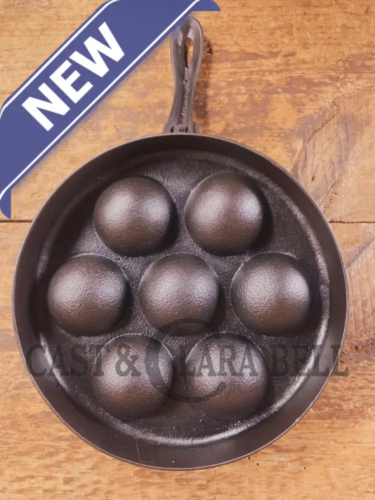 Very unique Wagner unmarked Aebleskiver with detachable handle - Skillet