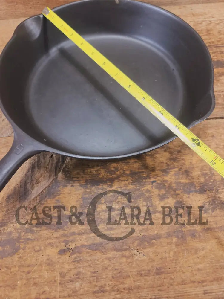 1950’s Wagner made Griswold #9 Skillet with Smooth Bottom. FANTASTIC daily cooker for gas or electric coil only. 11 1/4