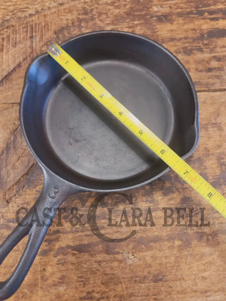 Wagner Sidney -O- #3 Skillet with ’Pie’ Logo and Smooth Bottom 1053 F - Skillet