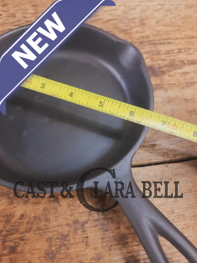 Wagner Ware #3 Cast Iron Egg Skillet with Stylized Logo and Smooth Bottom 1053 C Skillet