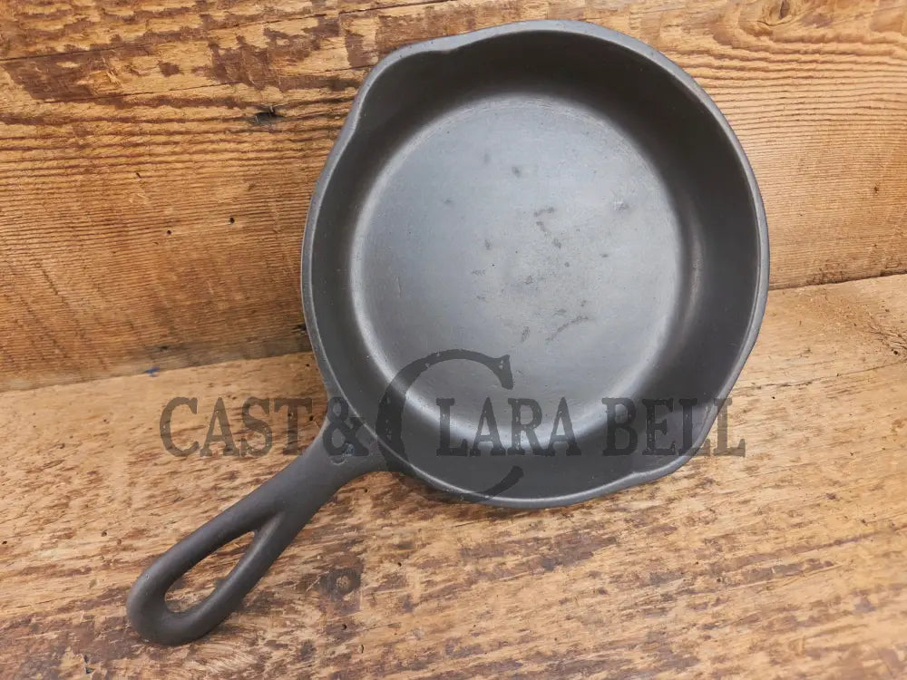 Wagner Ware #3 Cast Iron Egg Skillet with Stylized Logo and Smooth Bottom 1053 C Skillet