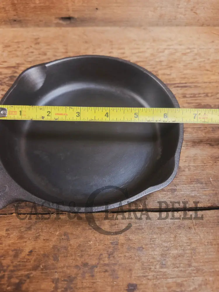 Wagner Ware #3 Cast Iron Egg Skillet with Stylized Logo and Smooth Bottom 1053 Q Skillet