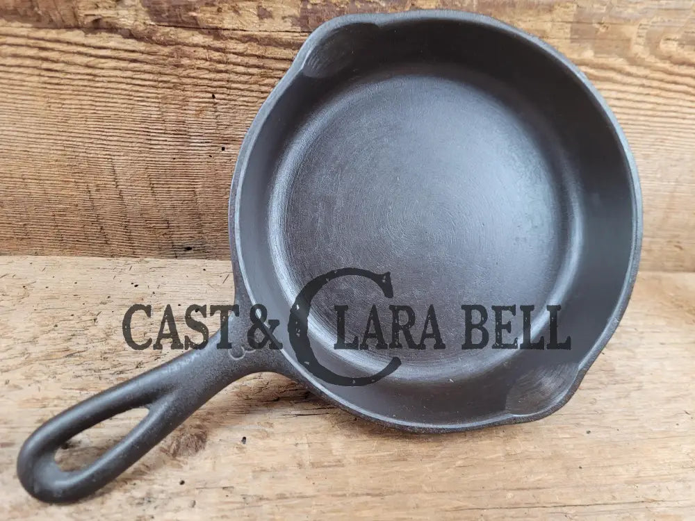 Wagner Ware #3 Cast Iron Egg Skillet With Stylized Logo And Smooth Bottom 1053 Q