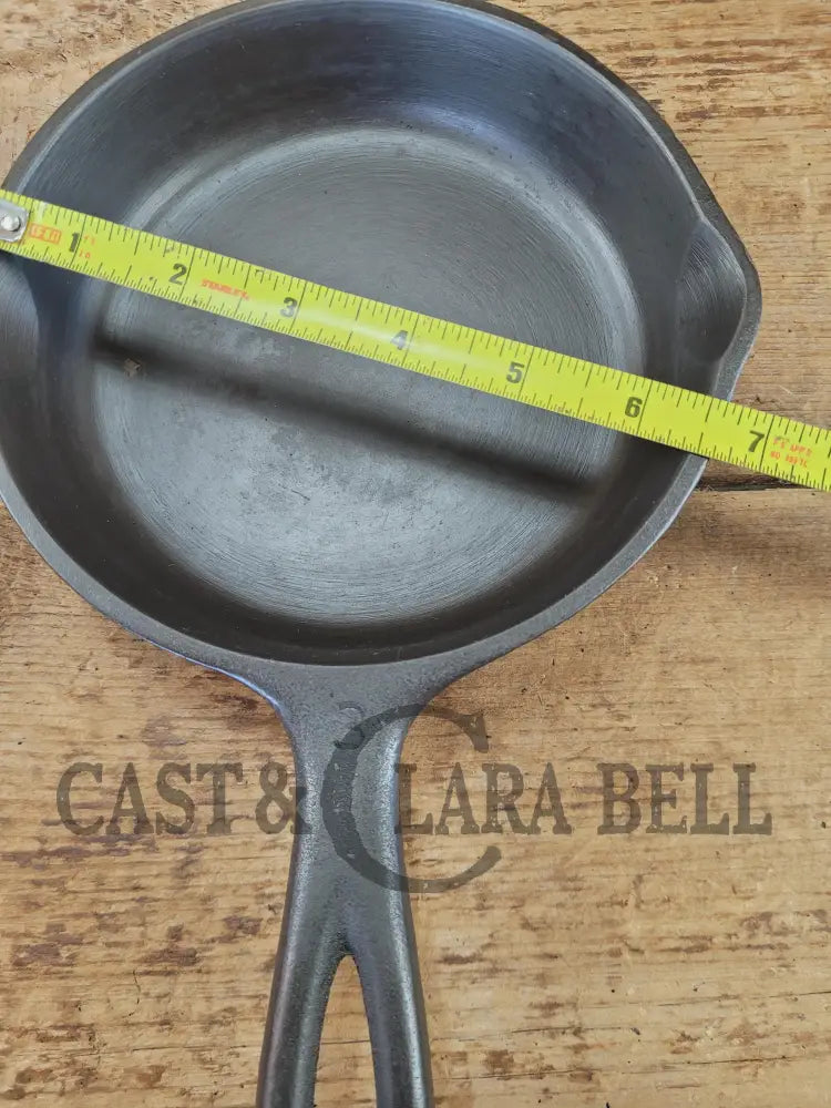 Wagner Ware #3 Cast Iron Egg Skillet with Stylized Logo and Smooth Bottom 1053 V