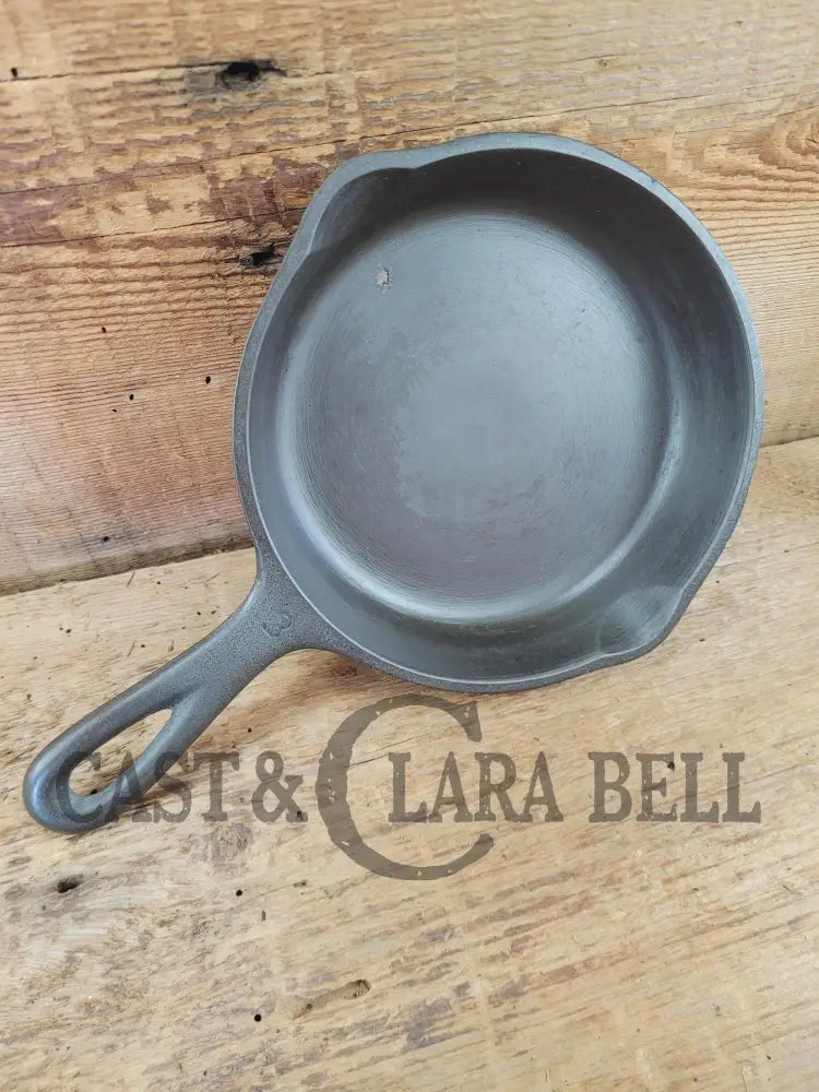 Wagner Ware #3 Cast Iron Egg Skillet with Stylized Logo and Smooth Bottom 1053 V