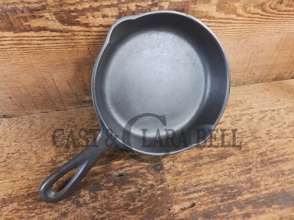 Wagner Ware #3 Cast Iron Egg Skillet with Stylized Logo and Smooth Bottom 1053 W SC24 - Skillet