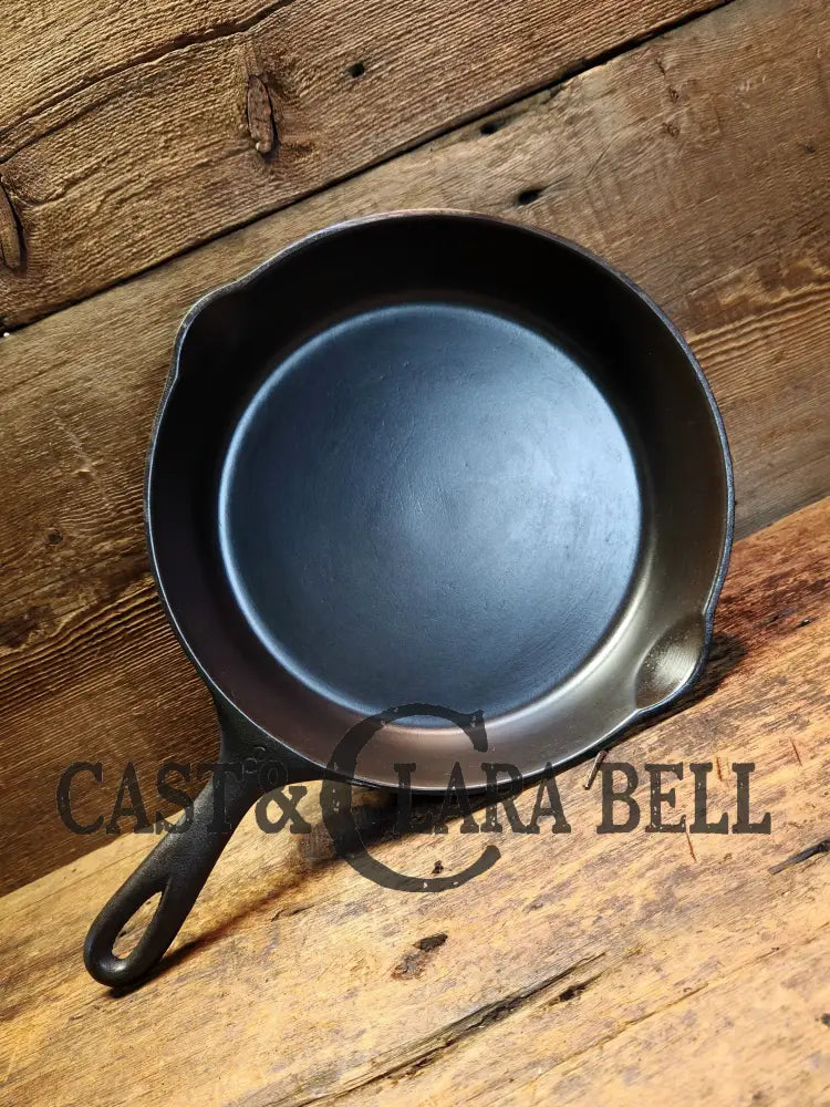 Wagner Ware #8 Cast Iron Skillet With Stylized Logo And Smooth Bottom 1058 J