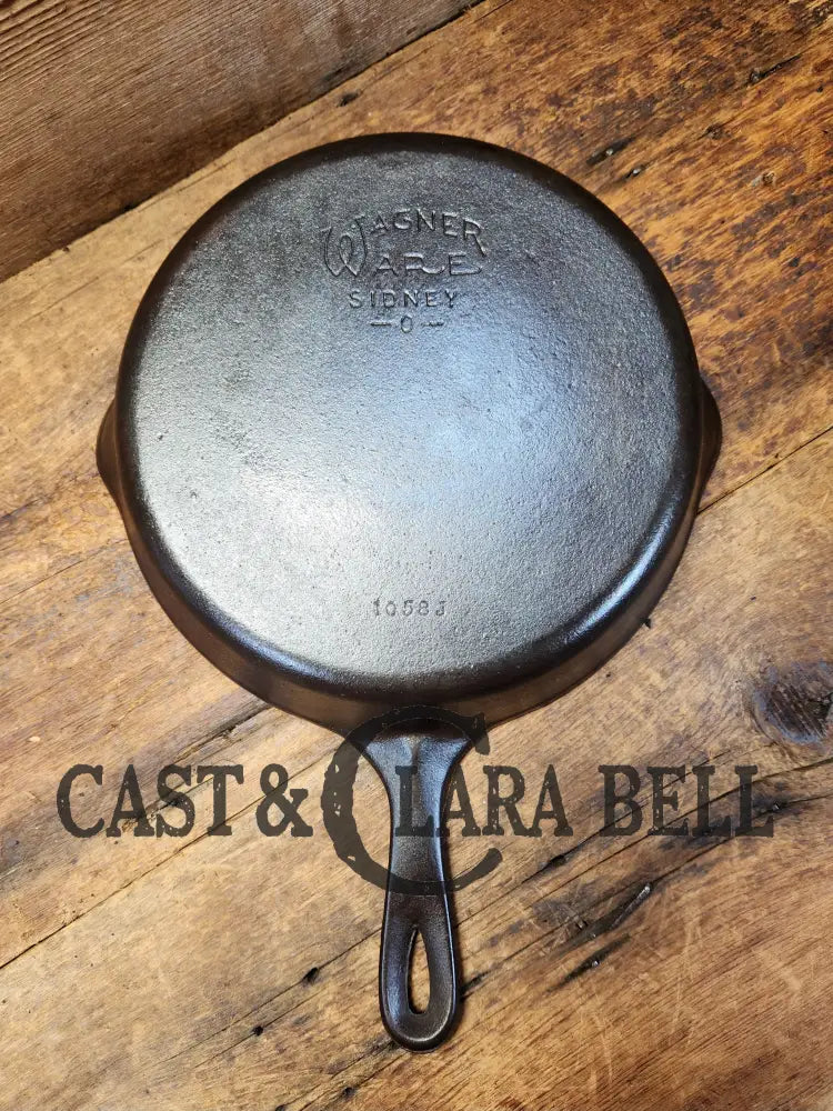 Wagner Ware #8 Cast Iron Skillet With Stylized Logo And Smooth Bottom 1058 J