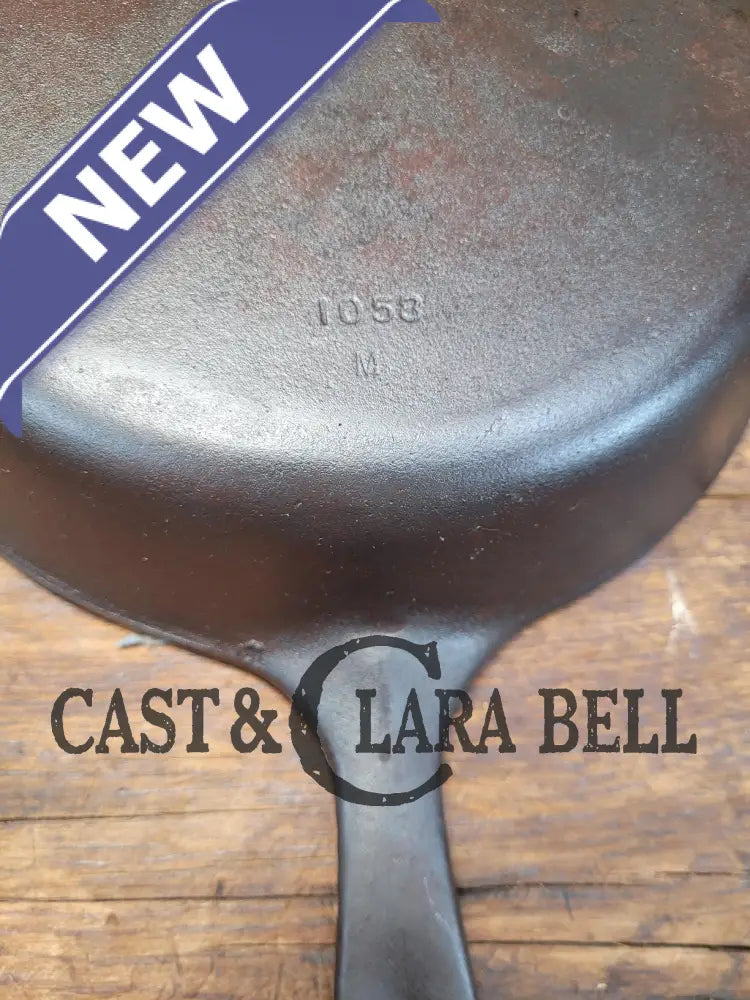 Wagner Ware #8 Cast Iron Skillet With Stylized Logo And Smooth Bottom 1058 M