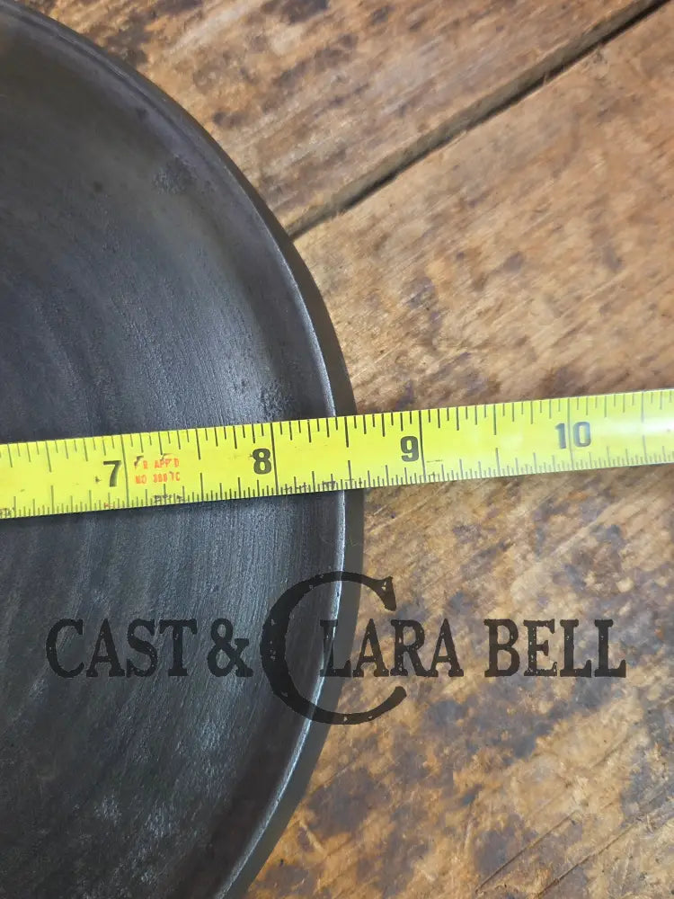 Wapak #7 Cast Iron Round Griddle. Perfect for grilled cheese and omelets Griddle