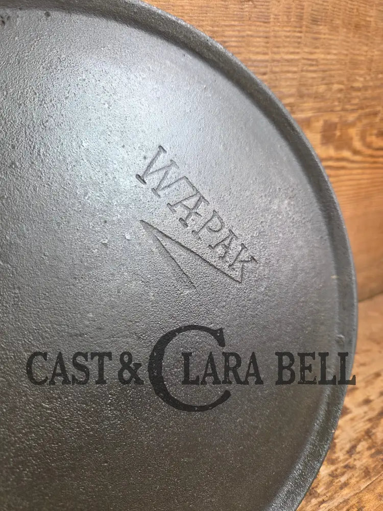 Wapak #7 Cast Iron Round Griddle. Perfect for grilled cheese and omelets Griddle