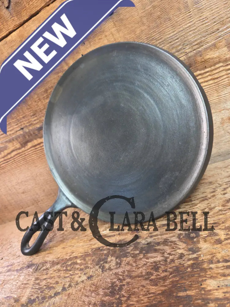 Wapak #7 Cast Iron Round Griddle. Perfect for grilled cheese and omelets Griddle