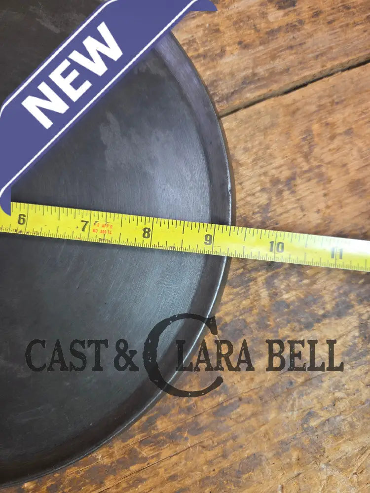 Wapak #8 Cast Iron Round Griddle Z Logo. Perfect for grilled cheese and omelets Griddle