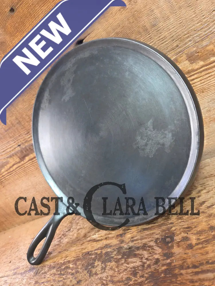 Wapak #8 Cast Iron Round Griddle Z Logo. Perfect for grilled cheese and omelets Griddle