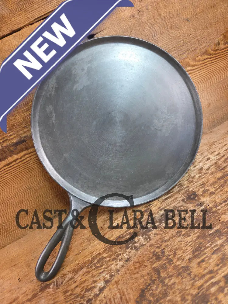 Wapak #8 Cast Iron Round Griddle Z Logo. Perfect for grilled cheese and omelets Griddle
