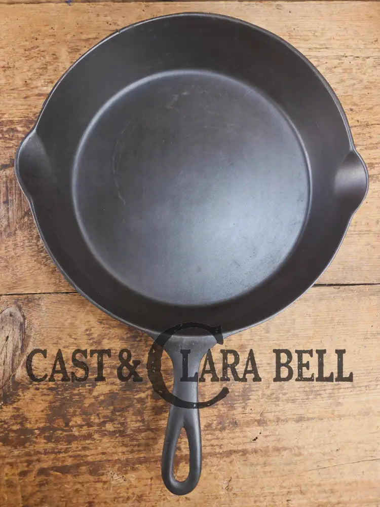 Wapak #8 straight logo with ’Ghost Mark Erie’ 704 Cast Iron Skillet Fully restored and seasoned ready to use! Skillet