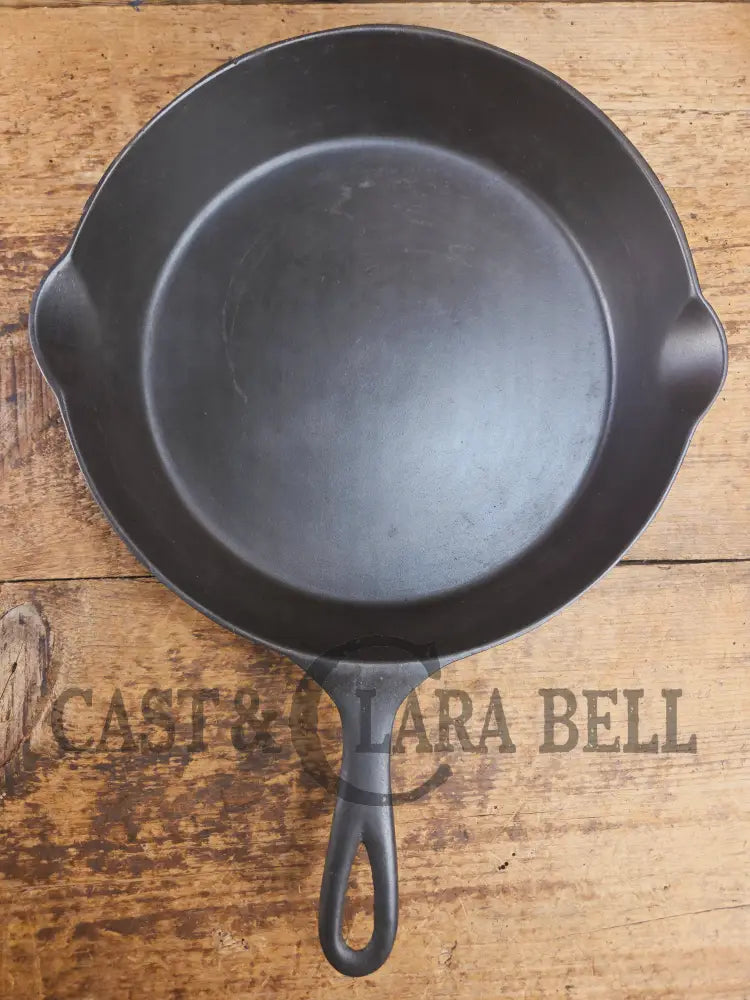 Wapak #8 straight logo with ’Ghost Mark Erie’ 704 Cast Iron Skillet Fully restored and seasoned ready to use! Skillet