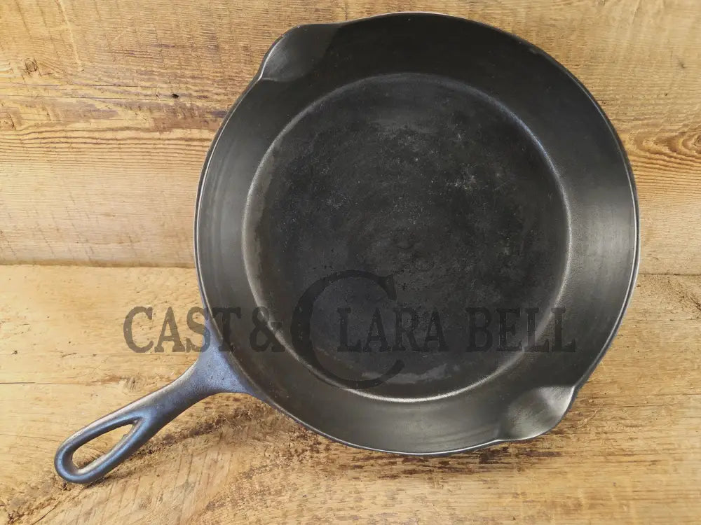 Wapak #8 straight logo with ’Ghost Mark Erie’ 704 Cast Iron Skillet Fully restored and seasoned ready to use! Skillet