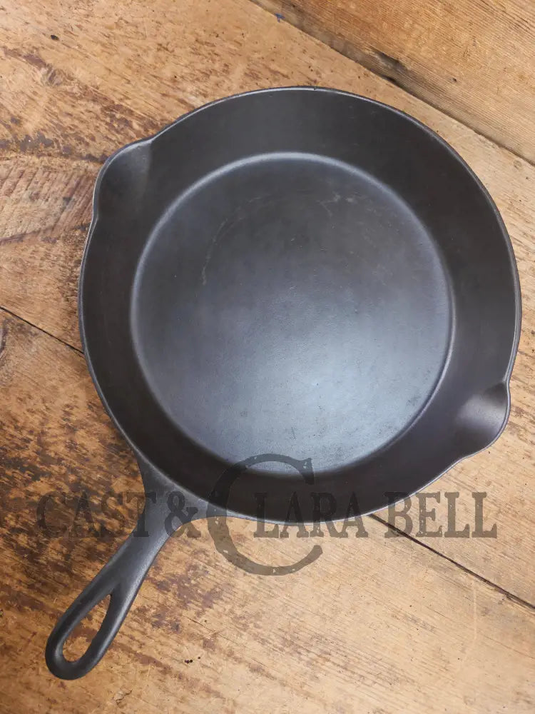 Wapak #8 straight logo with ’Ghost Mark Erie’ 704 Cast Iron Skillet Fully restored and seasoned ready to use! Skillet