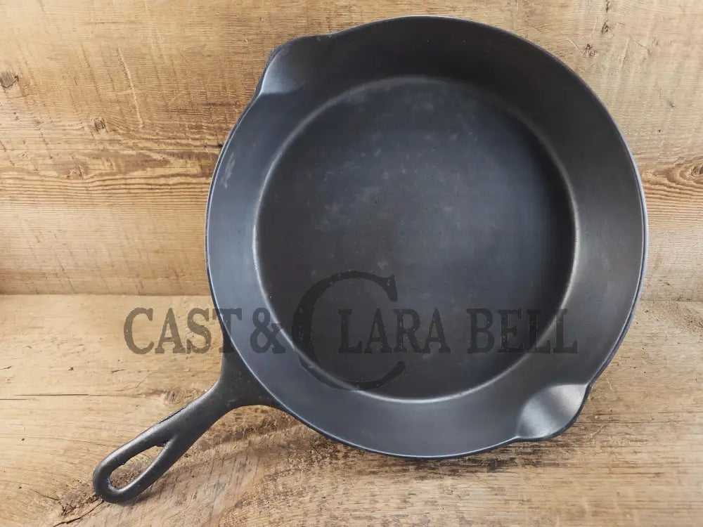 Wapak #9 with ’Ghost Mark Erie’ Cast Iron Skillet Fully restored and seasoned ready to use! Skillet