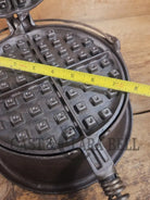 1920’s Wardway by Wagner Cast iron Waffle Iron. These are not found often beautiful every day waffle iron with a cool