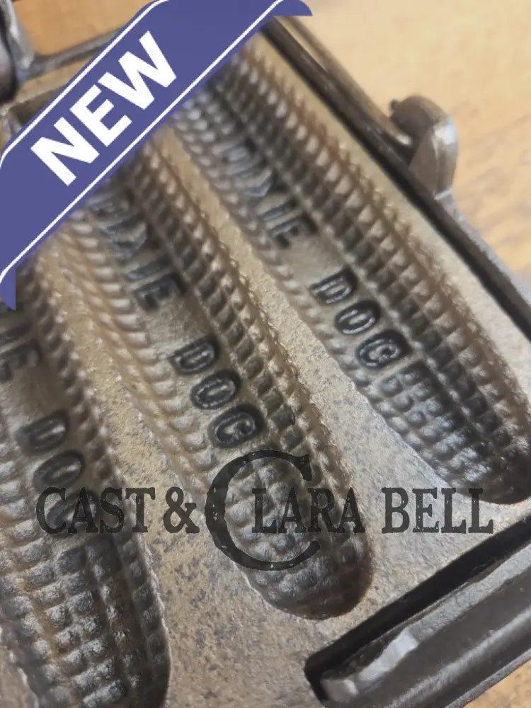 What a COOL novelty! Rare Dixie Mfg and Co. Dixie Dog cornbread waffle iron! Waffle Iron