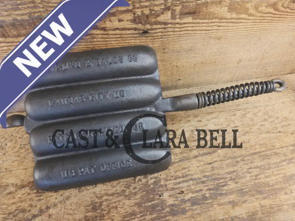 What a COOL novelty! Rare Dixie Mfg and Co. Dixie Dog cornbread waffle iron! Waffle Iron