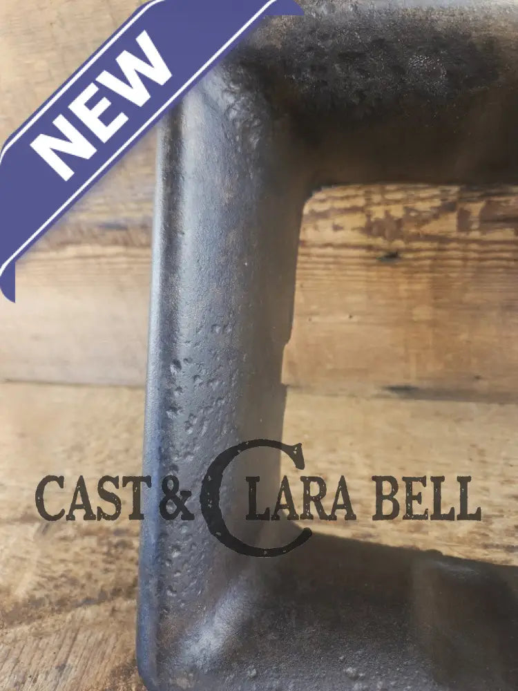 What a COOL novelty! Rare Dixie Mfg and Co. Dixie Dog cornbread waffle iron! Waffle Iron