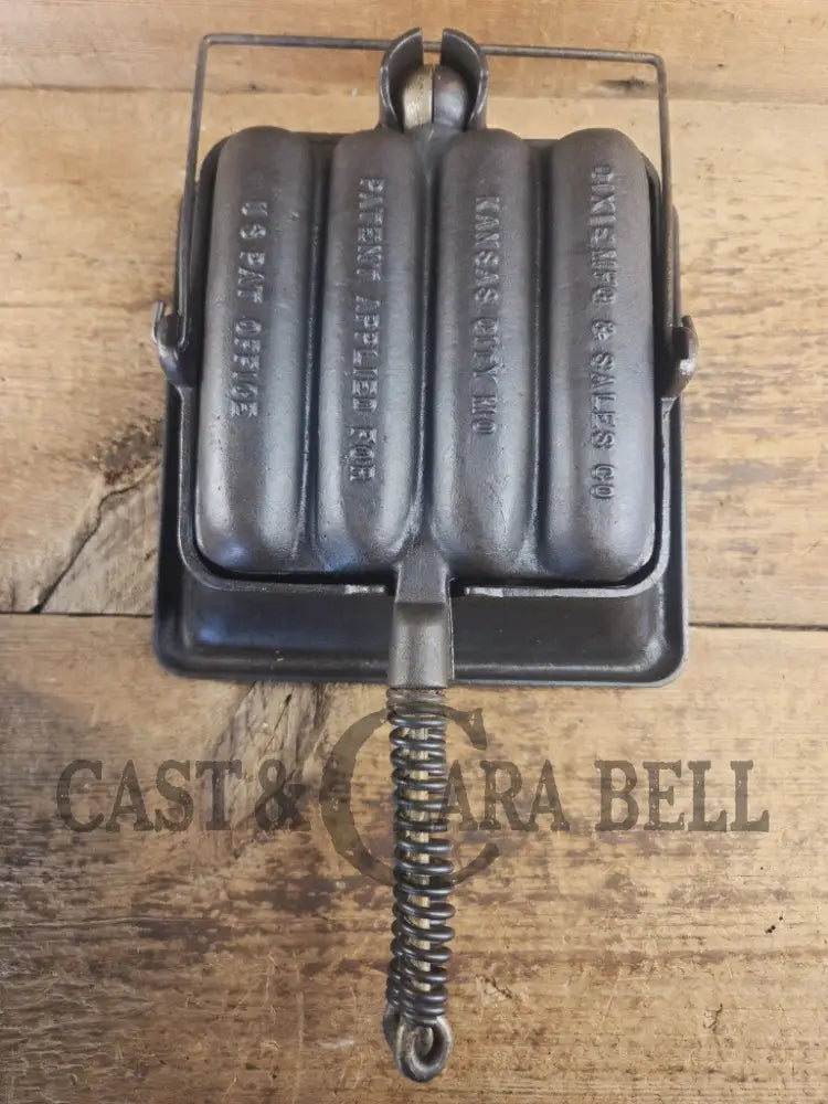 What a COOL novelty! Rare Dixie Mfg and Co. Dixie Dog cornbread waffle iron! Waffle Iron