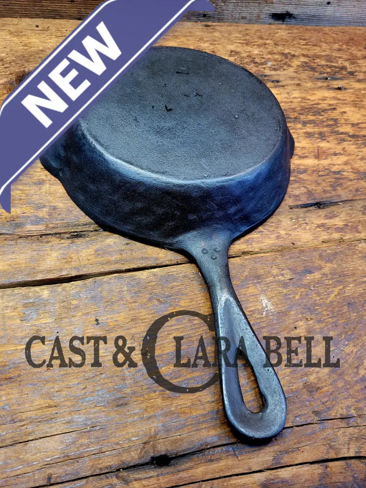 What Is A ’Hammered Ugly’ #3 Cast Iron Egg Skillet? Maker Unknown Great For Eggs! Sc24