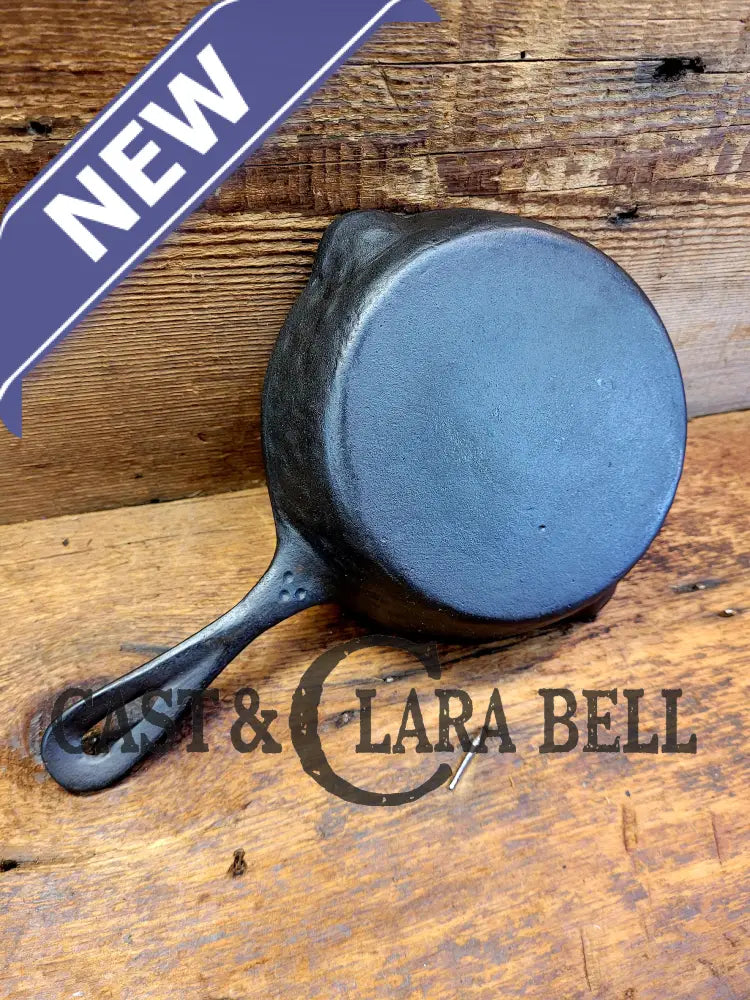 What Is A ’Hammered Ugly’ #3 Cast Iron Egg Skillet? Maker Unknown Great For Eggs! Sc24