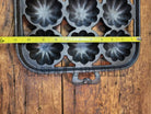 Whoa!! Gorgeous Lodge 12 #20 Open Frame Cast Iron Turk Head Gem Pan. Awesome Gift! Bakeware