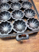 Whoa!! Gorgeous Lodge 12 #20 Open Frame Cast Iron Turk Head Gem Pan. Awesome Gift! Bakeware