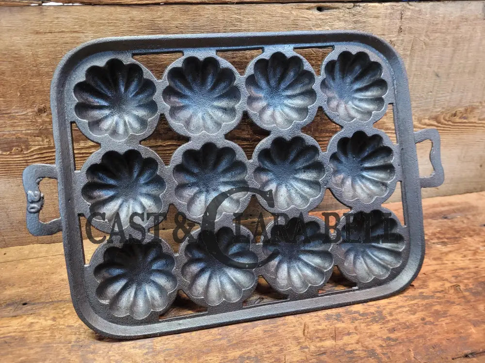 Whoa!! Gorgeous Lodge 12 #20 Open Frame Cast Iron Turk Head Gem Pan. Awesome Gift! Bakeware