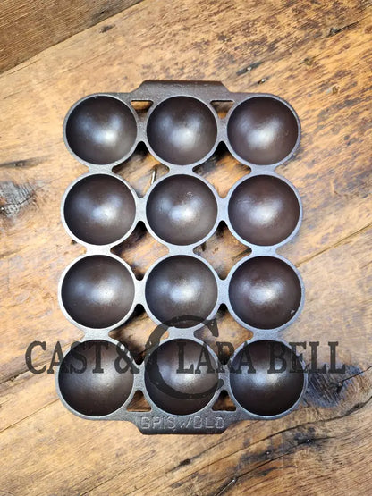 Wonderful Gift Idea Or Treat For Yourself! 1920’S Griswold 12 Cup Brownie Pan P/N 947. Variation