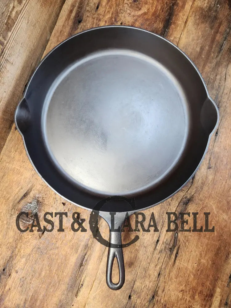 Wow. 1910’S Era Griswold #12 Erie Skillet With Heat Ring And Large Block Slant Logo 719.