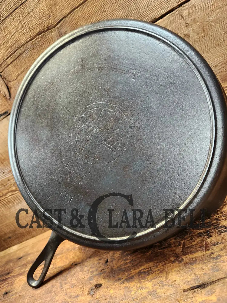 Wow. 1910’S Era Griswold #12 Erie Skillet With Heat Ring And Large Block Slant Logo 719.