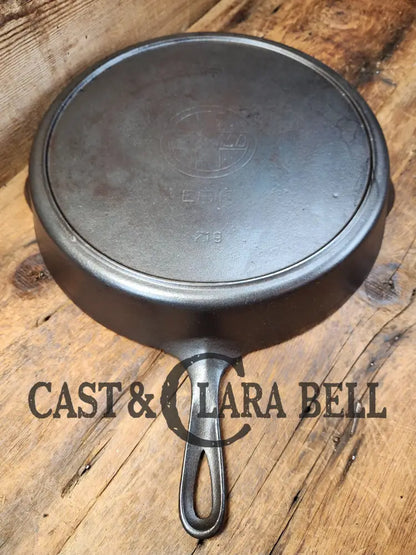 Wow. 1910’S Era Griswold #12 Erie Skillet With Heat Ring And Large Block Slant Logo 719.