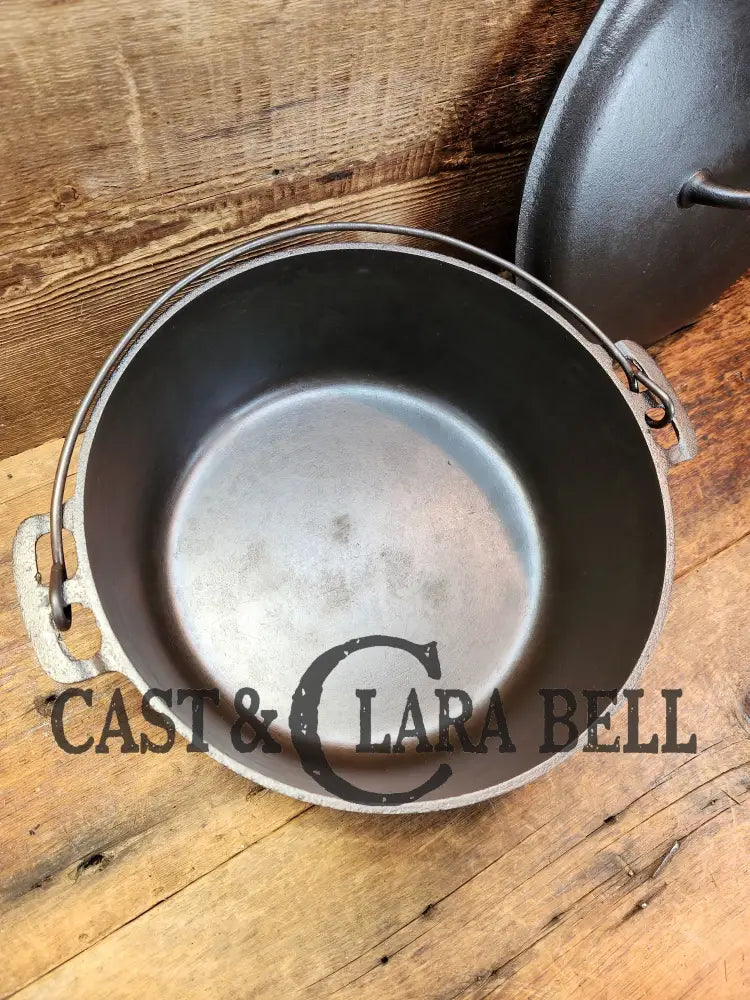 Wow! 1910’S Griswold Slant Logo ’Erie’ No. 9 Cast Iron Dutch Oven With Very Early 2552 Low