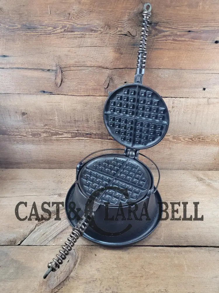 Wow! 1920’S Griswold No. 8 Cast Iron Waffle Maker (314/315) With Tall Base (Bailed Raised 88)!