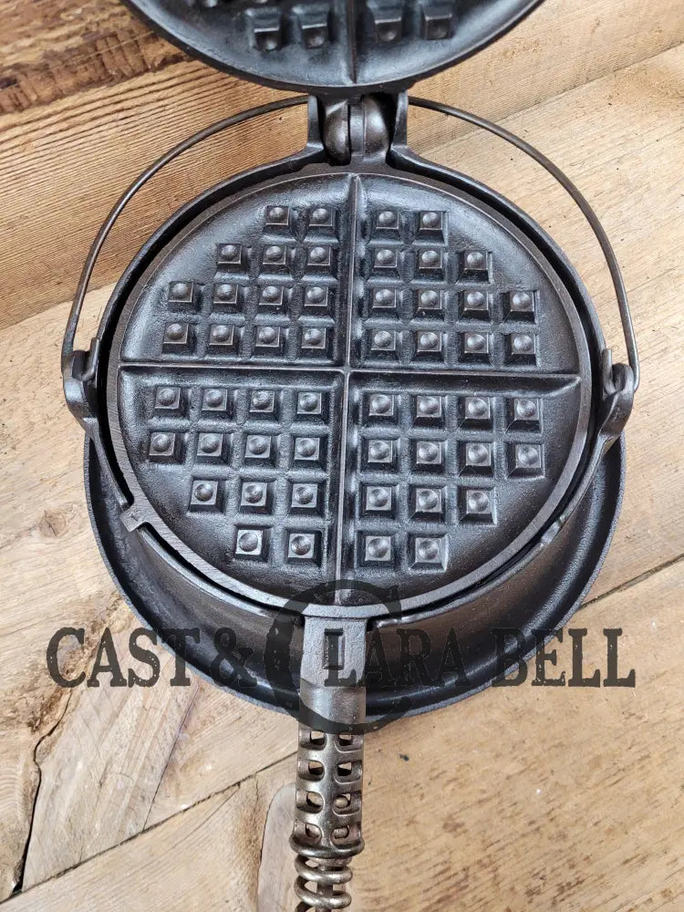 Wow! 1920’S Griswold No. 8 Cast Iron Waffle Maker (314/315) With Tall Base (Bailed Raised 88)!