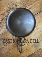 WOW! 1930’s Wagner #9 Round Griddle 1109 D. Perfect for grilled cheese omelets and flat iron cooking! Restored ready to