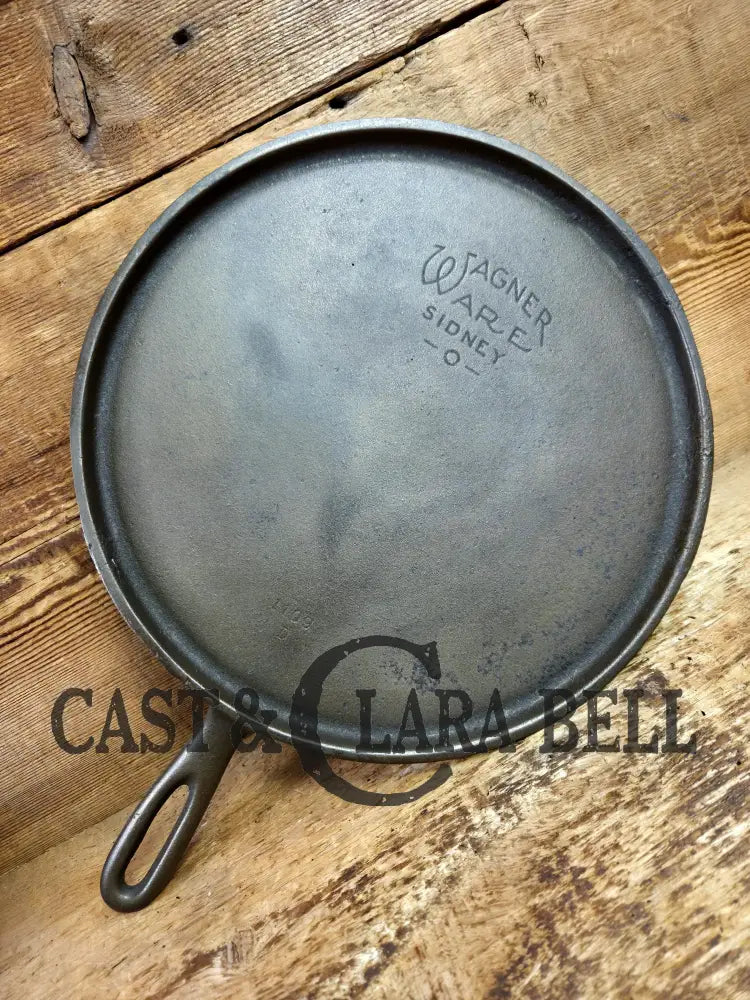 WOW! 1930’s Wagner #9 Round Griddle 1109 D. Perfect for grilled cheese omelets and flat iron cooking! Restored ready to